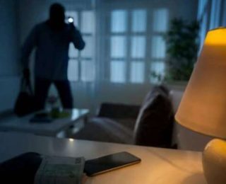حاميها حراميها …..توقيف مستخدم بفندق  بالبيضاء يسرق غرف نزلاء لاعبات منتخب إفريقي