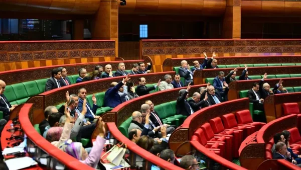 مجلس المستشارين يصادق بالأغلبية على مشروعي قانون يتعلقان بحقوق المؤلف وبالنظام الأساسي للصحفيين المهنيين