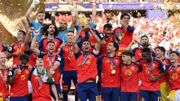 إسبانيا في صدارة التصنيف العالمي لمنتخبات الرجال FIFA/Coca-Cola والمغرب في المركز السادس