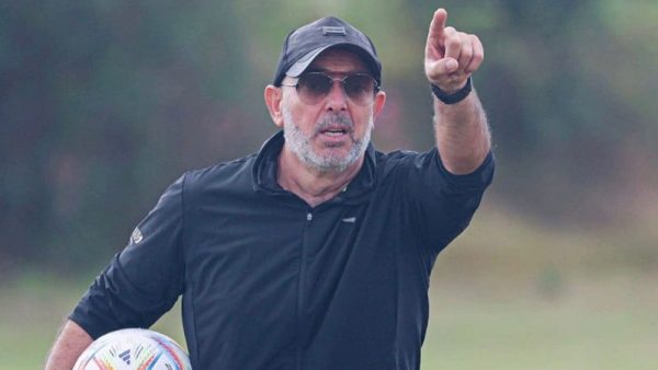 بشكل مفاجئ فريق الرجاء الرياضي ينهي ارتباطه مع المدرب التونسي