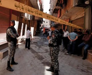 جــ ـريمة مروعة تهــ ـز مصر …مصـ ـرع زوجان وابنتاهما بالرصـ ـاص على يد صديق الأسرة
