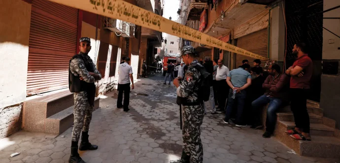 جــ ـريمة مروعة تهــ ـز مصر …مصـ ـرع زوجان وابنتاهما بالرصـ ـاص على يد صديق الأسرة