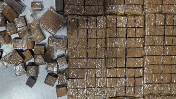 المحمدية…درك عين حرودة وسيدي موسى المجدوب يطيحون بمروجين للمخدرات وحجز كميات من الشيرا والأقراص المهلوسة