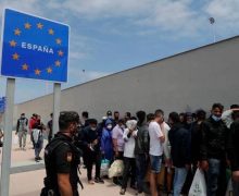إسبانيا تعلن عودة آلاف المهاجرين من سبتة إلى المغرب