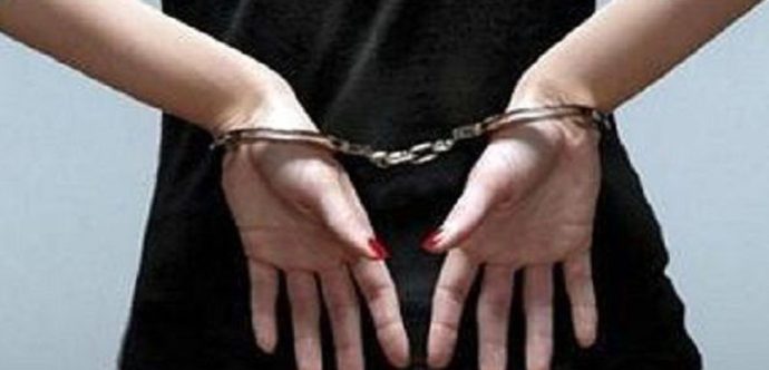 طنجة…فتاة تستدرج حلاق نحو ” فيلا ”   ويتعرض لهجوم  بسكين من طرف شخص