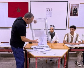 وزارة الداخلية .. نسبة المشاركة الوطنية تبلغ 38,02% مع إغلاق مكاتب التصويت وانطلاق فرز الأصوات