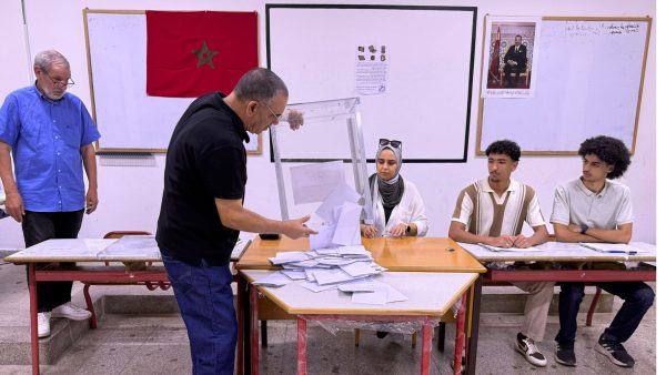 وزارة الداخلية .. نسبة المشاركة الوطنية تبلغ 38,02% مع إغلاق مكاتب التصويت وانطلاق فرز الأصوات