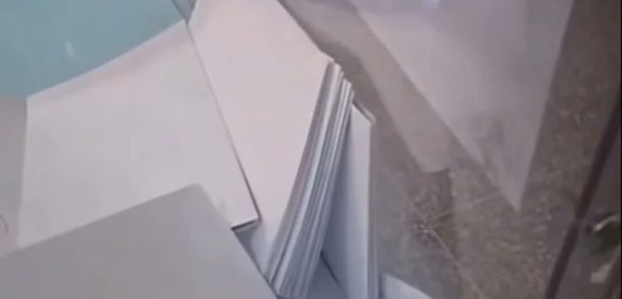 طنجة …وكيل الملك يدخل على خط قضية العثور على أوراق انتخابية بمكتب للتصويت