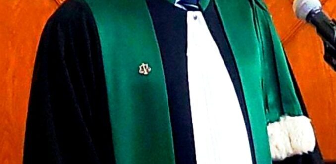 الدارالبيضاء… اعتقال قاضي مزيف يتوفر على بدلة مهنيةوشارات ووثائق قضائية مزيفة
