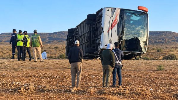 وكيل الملك بابتدائية زاكورة يدخل على خط انقلاب حافلة