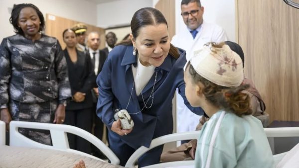 صاحبة السمو الملكي الأميرة للا أسماء تزور أطفالا مغاربة وبنميين استفادوا من زراعة قوقعة الأدن