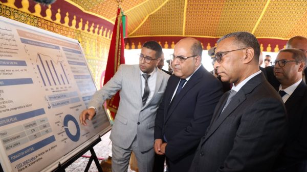 سيدي إفني: الوزير المهدي مزواري يعطي  إطلاق مشروع استثماري وعلمي لتربية الأحياء المائية في عرض البحر