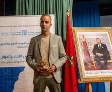 تتويج موظف شرطة بالمحمدية بجائزة بلند الحيدري للشعراء الشباب