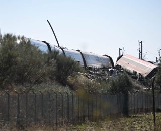 ارتفاع حصيلة القطارين بإسبانيا ل 64 قـ ـتيلا ،وقد تتجاوز المائة في الساعات القادمة