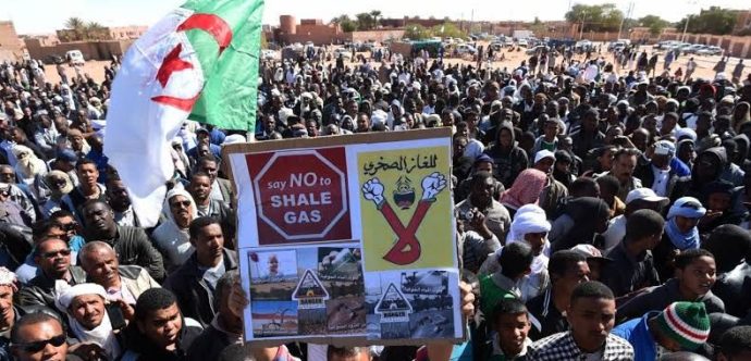 الجزائر …15 منظمة تفضح المستور:  العقوبات القامعة للحريات غطاء على الفشل الاقتصادي والاجتماعي