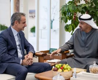 زيارة ماكرون لدول  الخليج….. رحلة استجداء صريحة للنفط والديزل