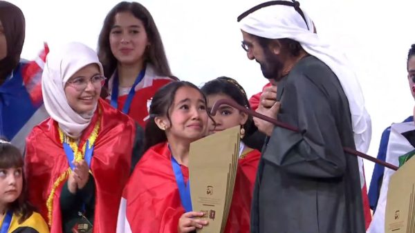 تتويج الفائزين في مسابقة “تحدي القراءة العربي 2026” بالإمارات ( فيديو )
